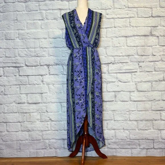 open lace back dress Astr The Label Calantha Dress in Wine